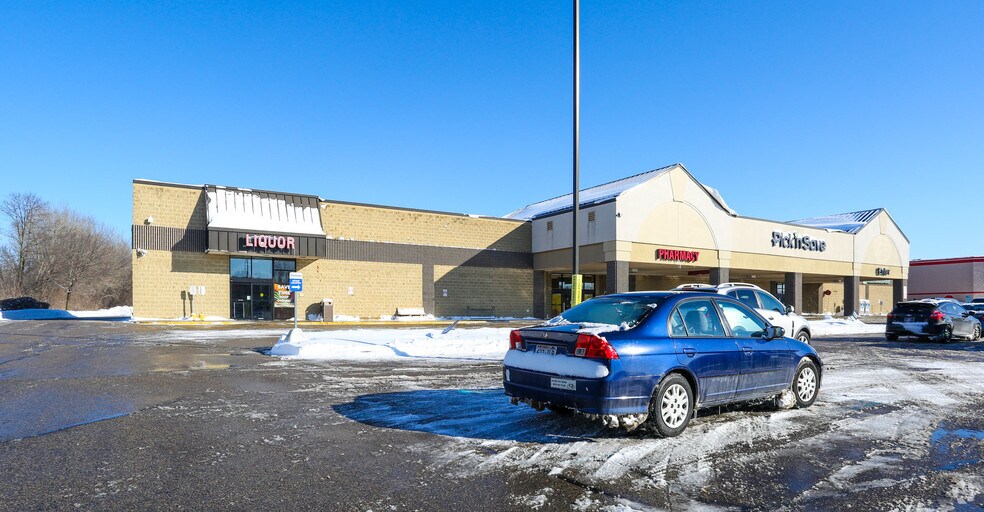 2502 Shopko Dr, Madison, WI à louer - Photo du bâtiment - Image 1 de 13