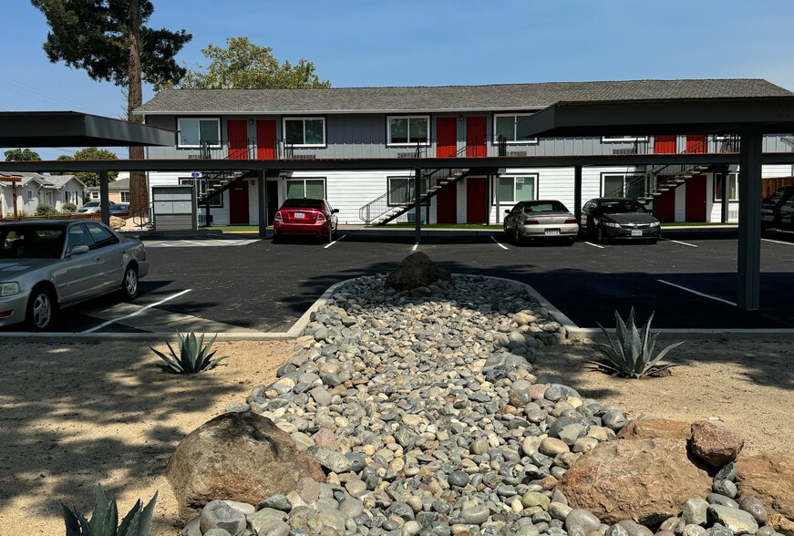 679 Kiley Ave, Yuba City, CA à vendre - Photo du bâtiment - Image 2 de 7