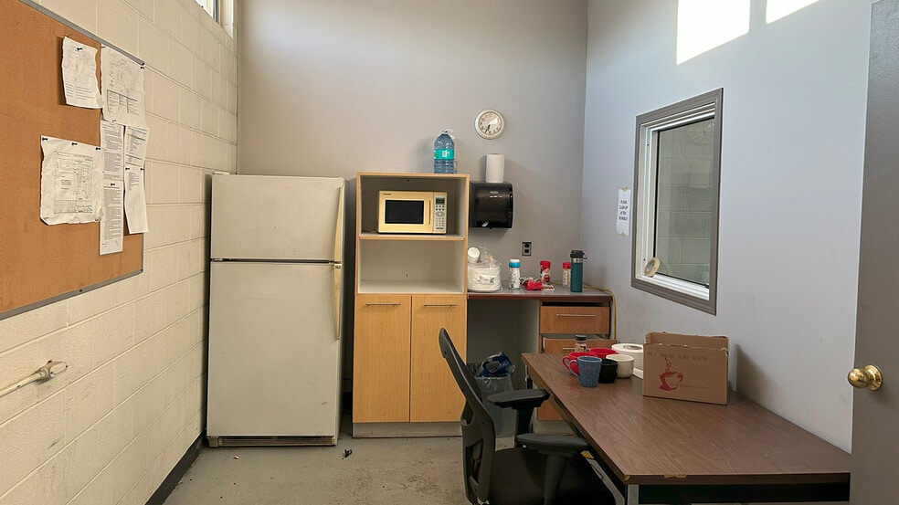 616 Roseberry St, Winnipeg, MB à vendre - Photo intérieure - Image 2 de 6