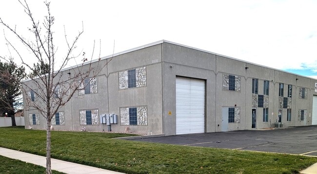 Plus de détails pour 9538 S 670 W, Sandy, UT - Industriel à louer