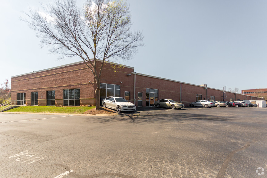 811 Royal Pky, Nashville, TN for lease - Building Photo - Image 2 of 8