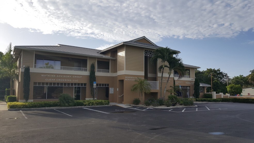 16521 San Carlos Blvd, Fort Myers, FL à louer - Photo du bâtiment - Image 3 de 17