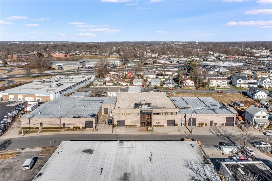 22 Sprague Ave, Amityville, NY for sale - Building Photo - Image 1 of 18
