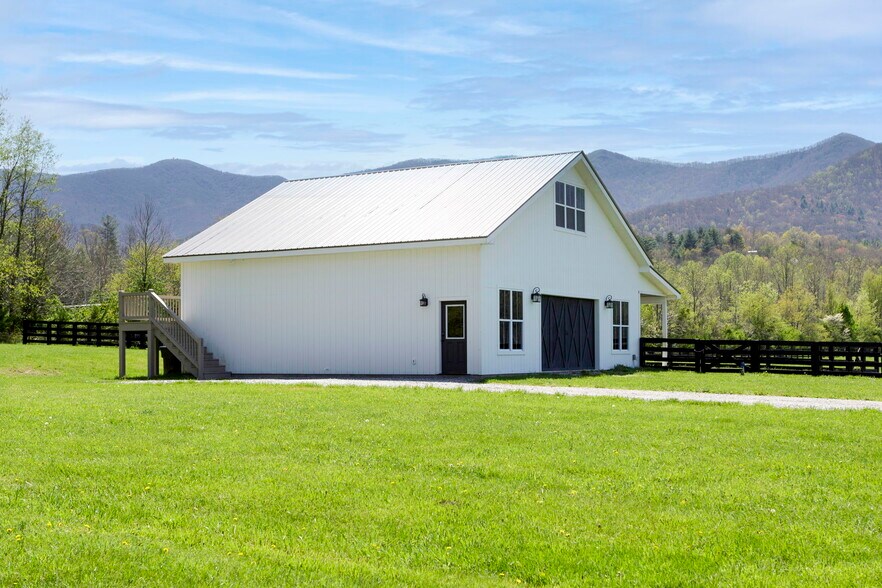 2811 Plottown rd, Young Harris, GA à vendre - Photo du bâtiment - Image 2 de 16