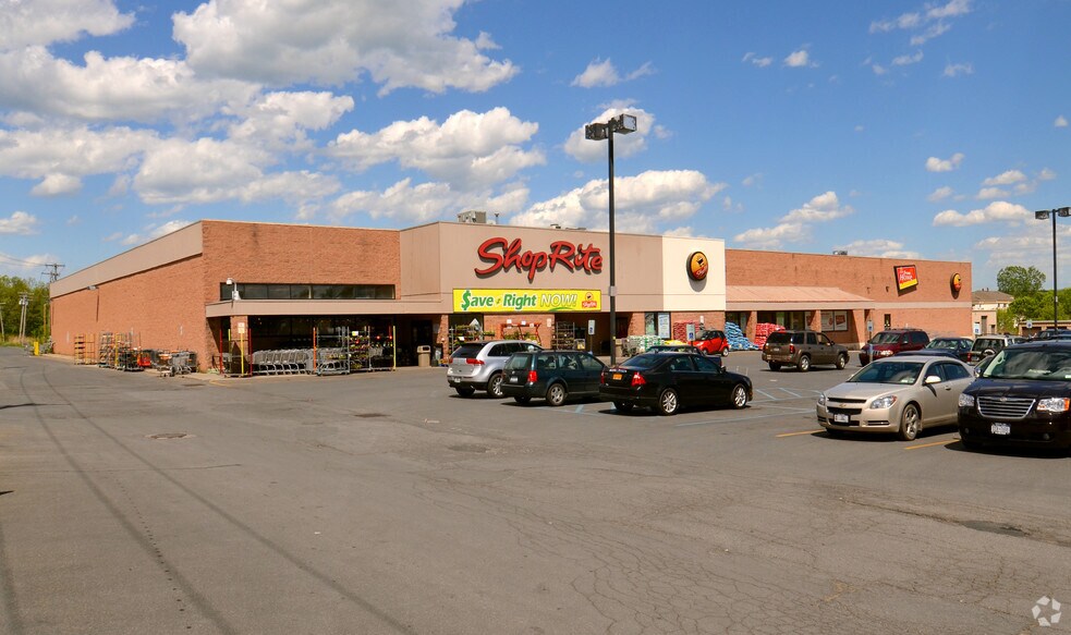 70 Healy Blvd, Hudson, NY à louer - Photo du bâtiment - Image 1 de 3