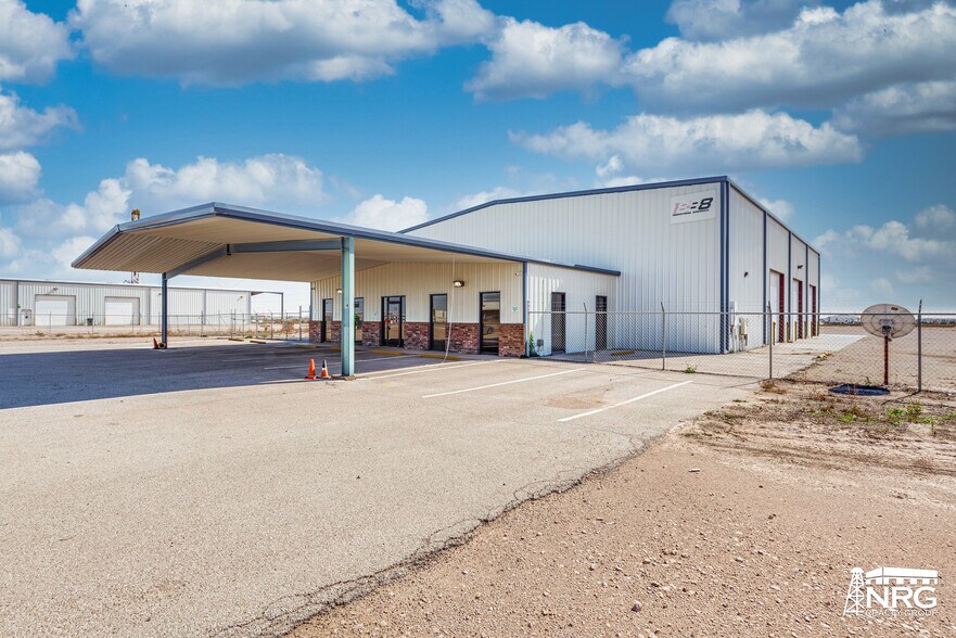 9215 W County Road 127, Midland, TX à louer - Photo du bâtiment - Image 1 de 16