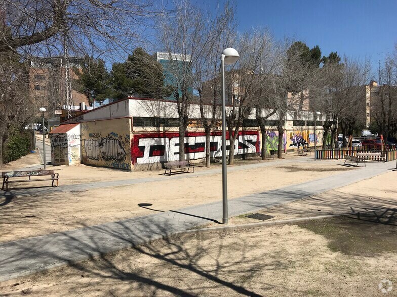 Calle de Telémaco, 8, Madrid, Madrid à vendre - Photo du bâtiment - Image 2 de 4