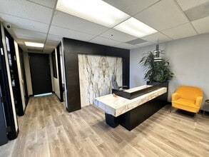 16133 Ventura Blvd, Encino, CA à louer Photo intérieure- Image 2 de 9