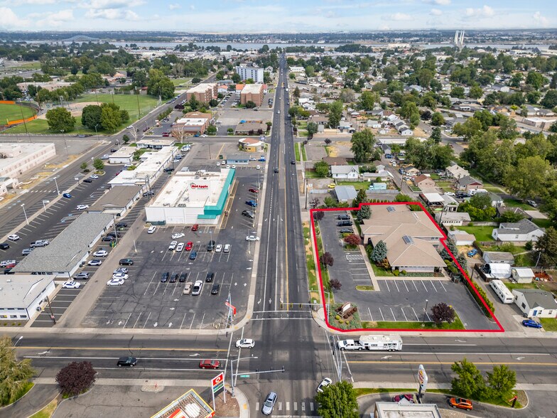 911 S Washington St, Kennewick, WA à louer - Photo du bâtiment - Image 2 de 36