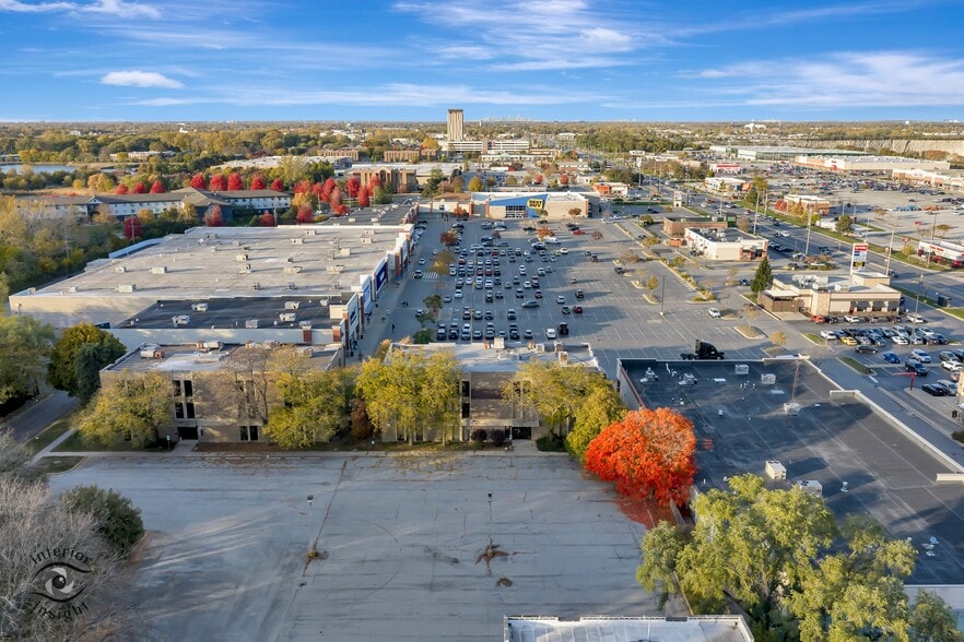 17926 S Halsted St, Homewood, IL à vendre - Photo du bâtiment - Image 3 de 7