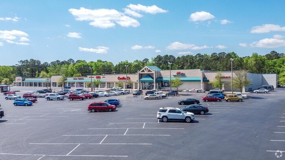 600-620 Cedar Creek Rd, Fayetteville, NC for lease - Primary Photo - Image 1 of 3