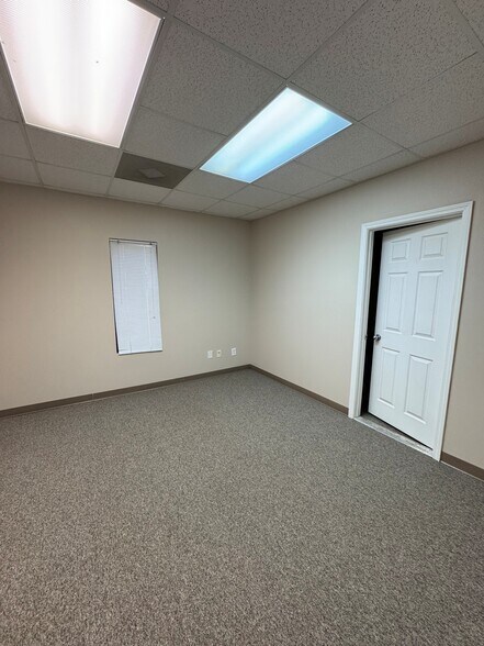 6283 Park South Dr, Bessemer, AL à louer - Photo du bâtiment - Image 3 de 4