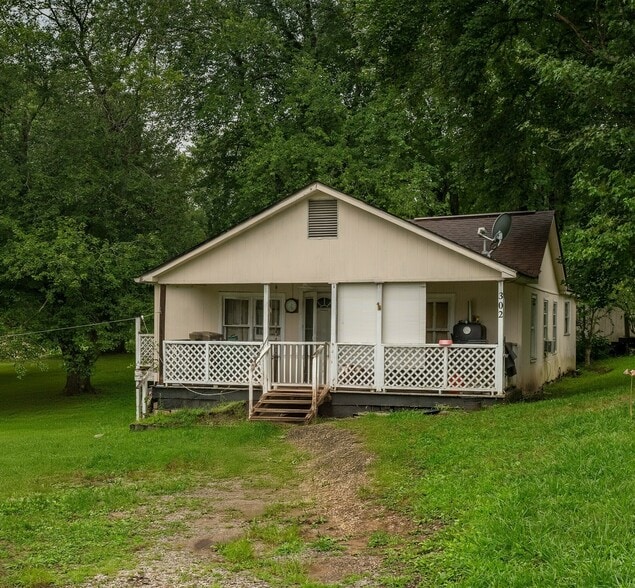 15 Unit Portfolio - Roane County, TN portfolio of 12 properties for sale on LoopNet.ca - Building Photo - Image 2 of 12