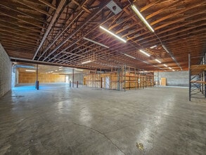 3215 S 66th Ave, Omaha, NE for lease Interior Photo- Image 2 of 12