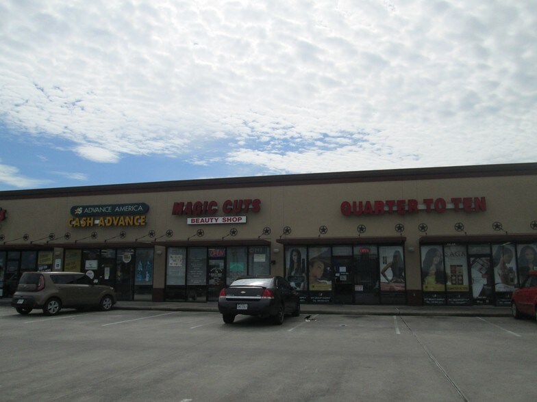 6402 Gulf Fwy, La Marque, TX à louer - Photo du bâtiment - Image 2 de 13