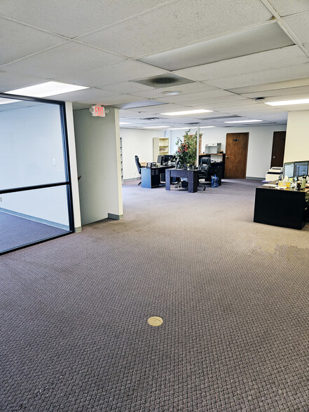 7975 S Suburban Rd, Dayton, OH for sale - Building Photo - Image 2 of 8