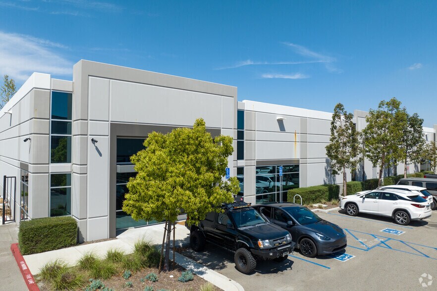 6 De Forest Cir, Jurupa Valley, CA for lease - Building Photo - Image 2 of 9