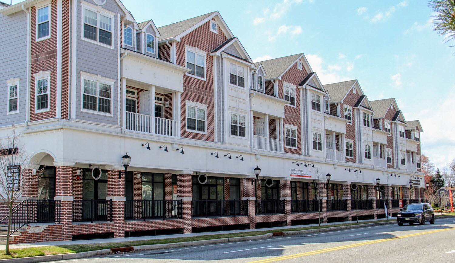 764 New Bridge Rd, Teaneck, NJ à vendre Photo du bâtiment- Image 1 de 1