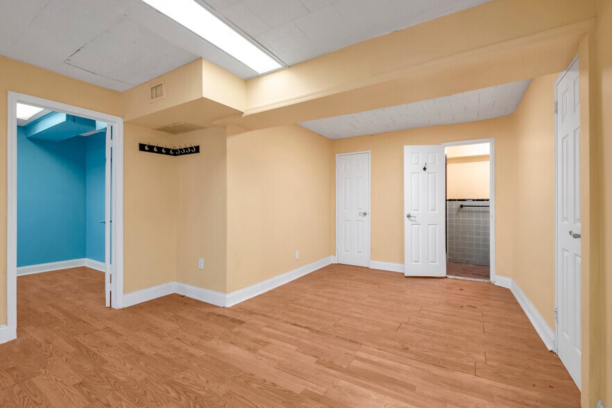 2 W End Ave, Brooklyn, NY for lease - Building Photo - Image 3 of 13