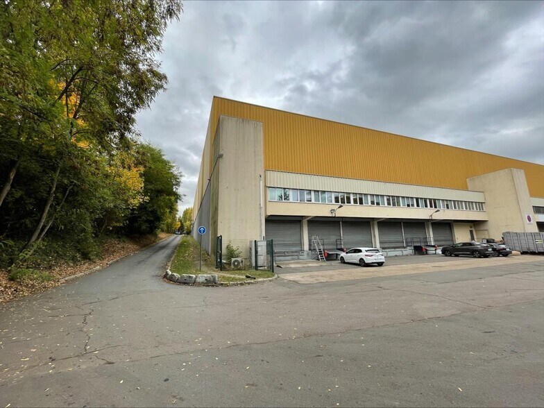 Local d'activités dans Sarcelles à vendre - Photo du bâtiment - Image 2 de 11