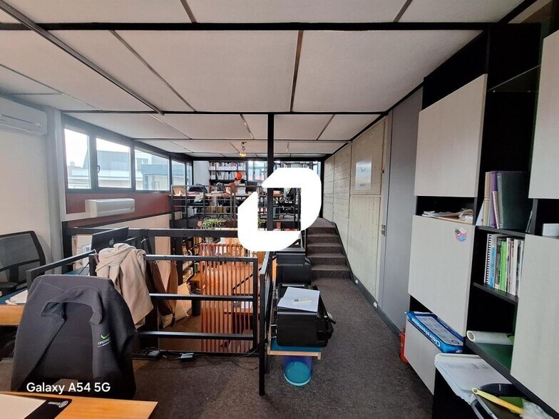 Bureau dans Sèvres à louer - Photo du bâtiment - Image 1 de 6