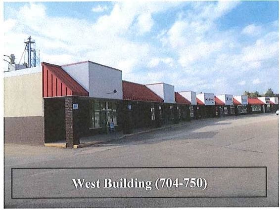 704-824 E Green Bay St, Shawano, WI for lease - Building Photo - Image 3 of 4