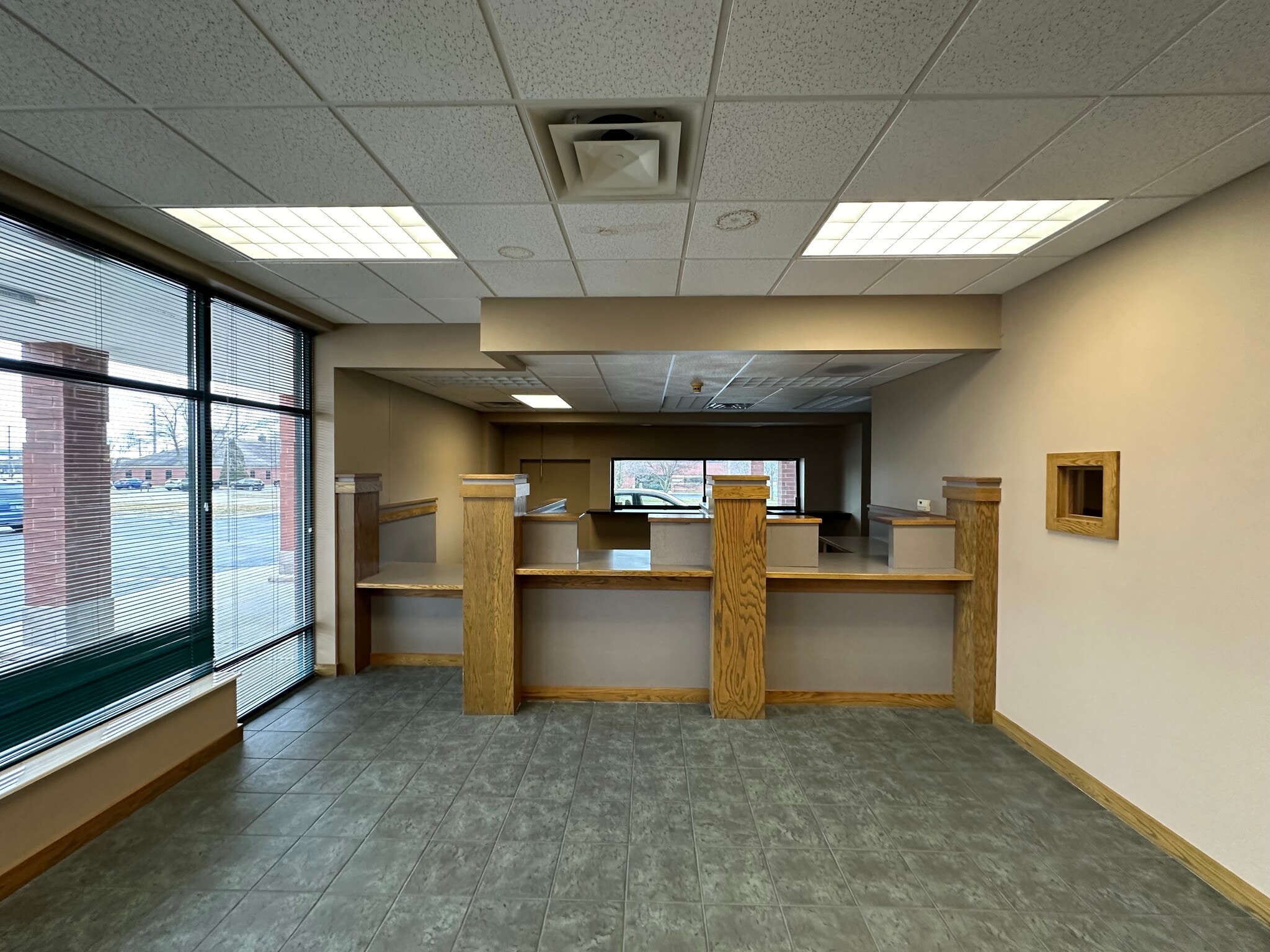 2131-2229 S Neil St, Champaign, IL for lease Interior Photo- Image 1 of 4