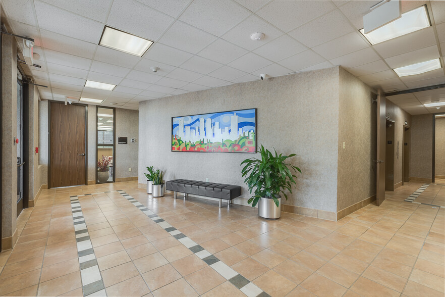 2001 Beach St, Fort Worth, TX for lease - Interior Photo - Image 2 of 18