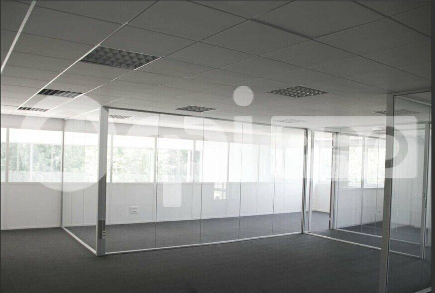 Office in Tourcoing for lease - Interior Photo - Image 2 of 7