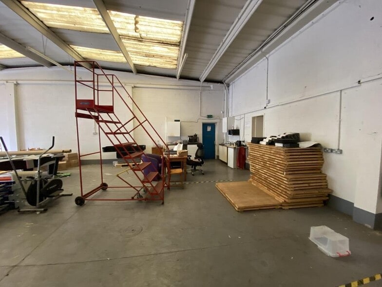 Gunhills Ln, Doncaster à louer - Photo du bâtiment - Image 2 de 6