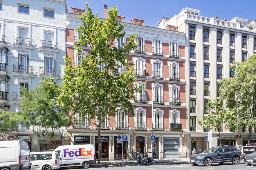 Calle de Génova, 12, Madrid, Madrid à louer - Photo du bâtiment - Image 2 de 2