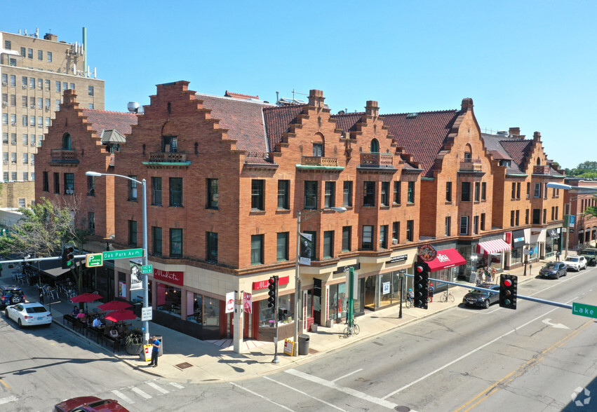 118-136 N Oak Park Ave, Oak Park, IL à louer - Photo principale - Image 1 de 6