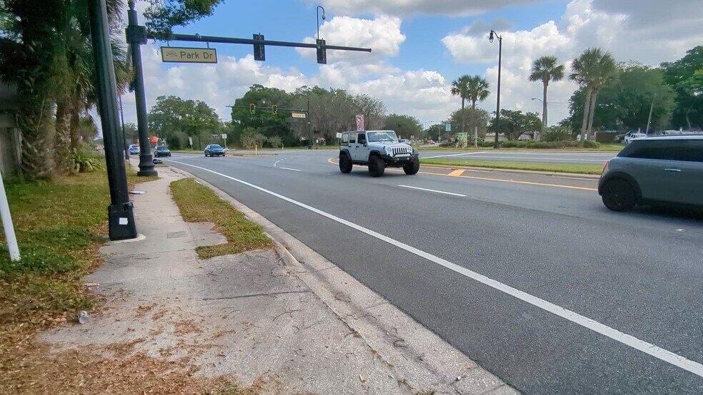 2600 S Orlando Dr, Sanford, FL à vendre - Vidéo sur l’inscription commerciale - Image 3 de 9