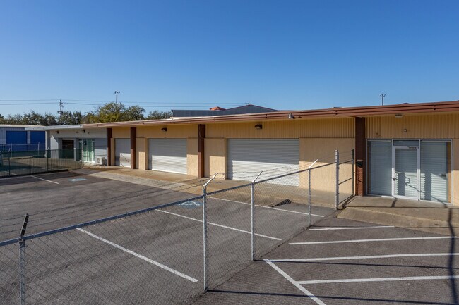 Plus de détails pour 10510-10520 Mango St, Houston, TX - Local d'activités à louer