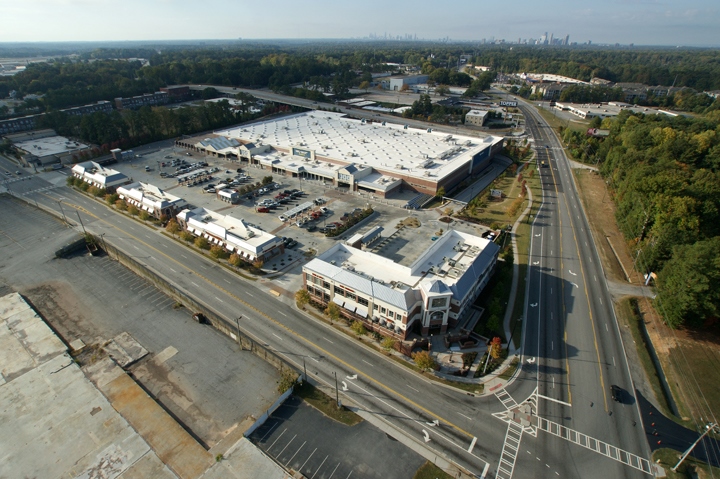 Peachtree Industrial Blvd, Chamblee, GA for lease - Building Photo - Image 2 of 9