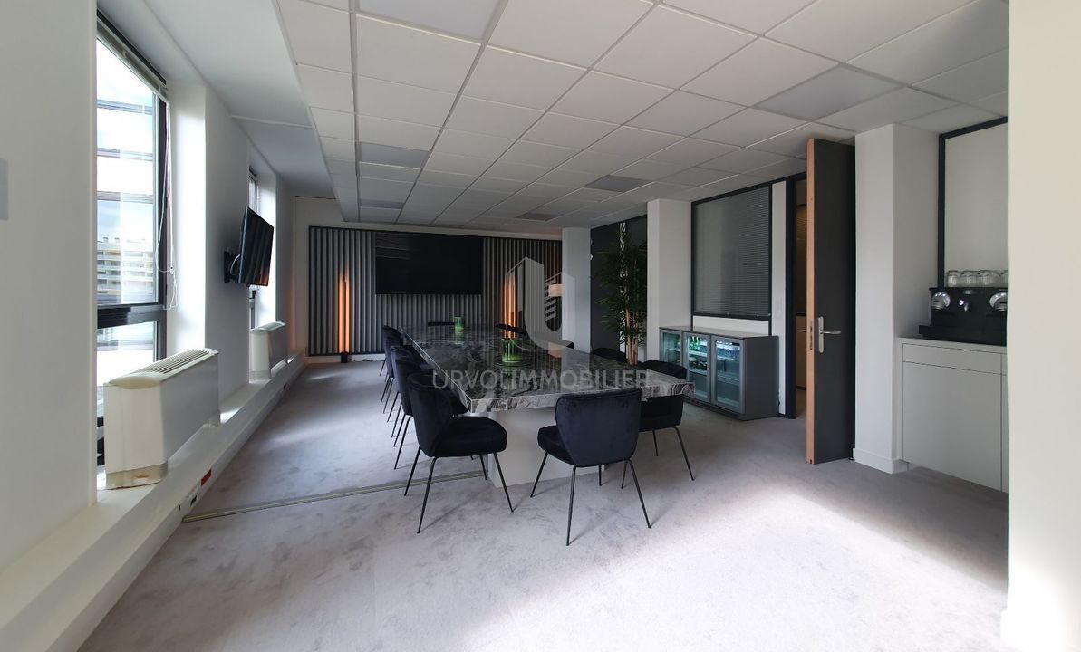 Bureau dans Saint Cloud à louer Photo du bâtiment- Image 1 de 8