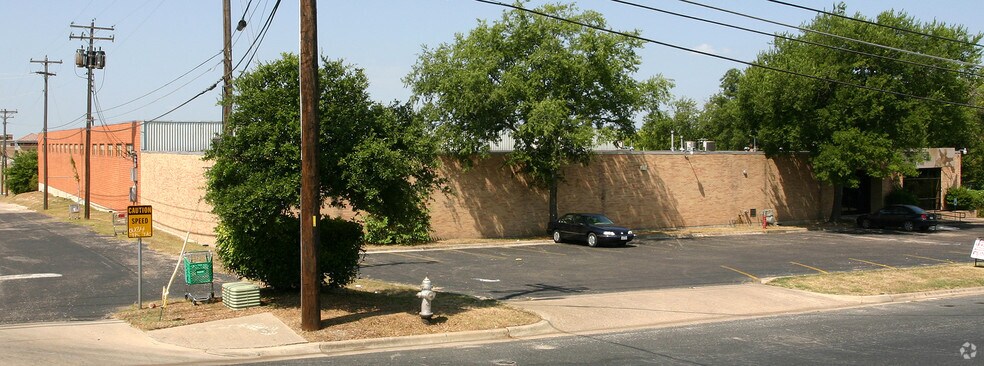 1045 Reinli St, Austin, TX à louer - Photo du bâtiment - Image 2 de 10