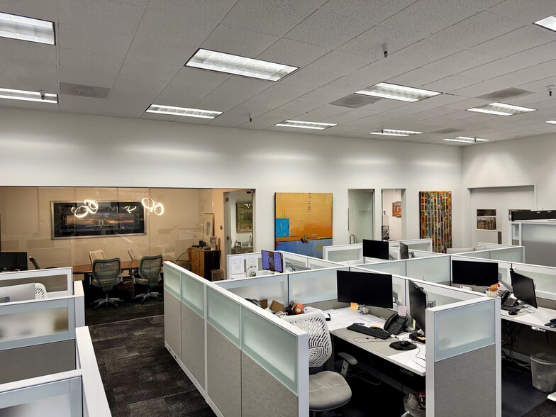 1300 Industrial Road portfolio of 3 properties for sale on LoopNet.ca - Building Photo - Image 3 of 10