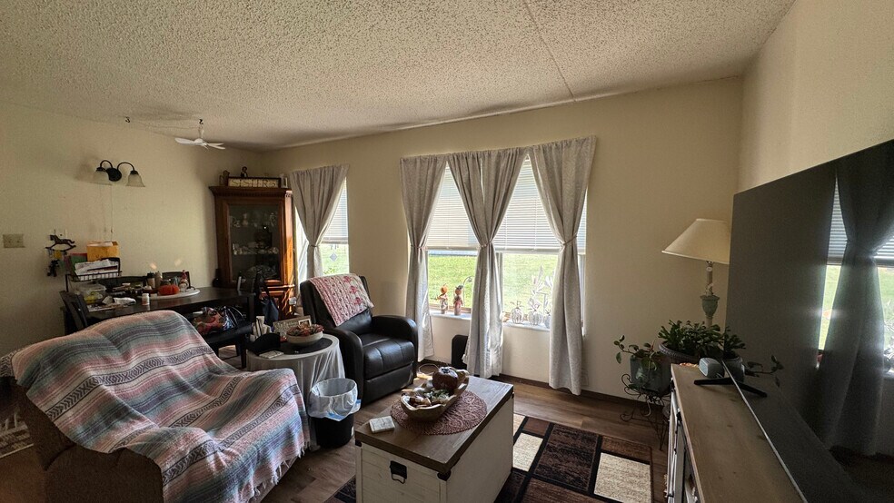 818 6th St, Carrollton, IL à vendre - Photo du bâtiment - Image 3 de 5
