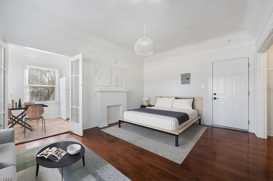 1044 N Bonnie Brae St, Los Angeles, CA for sale - Interior Photo - Image 3 of 5