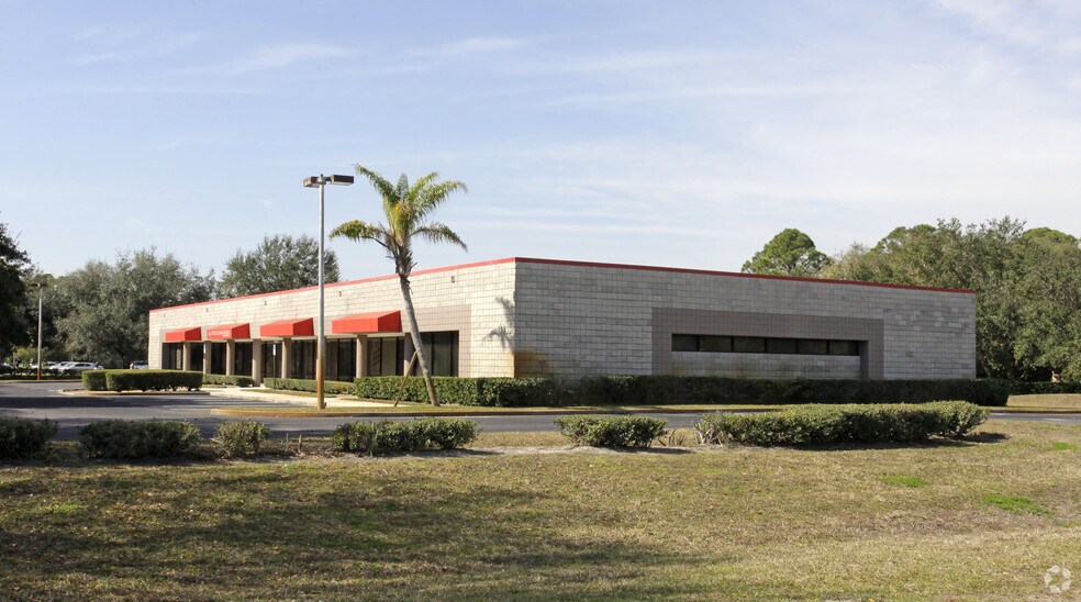5055-5061 Turnpike Feeder Rd, Fort Pierce, FL à louer - Photo du bâtiment - Image 3 de 21