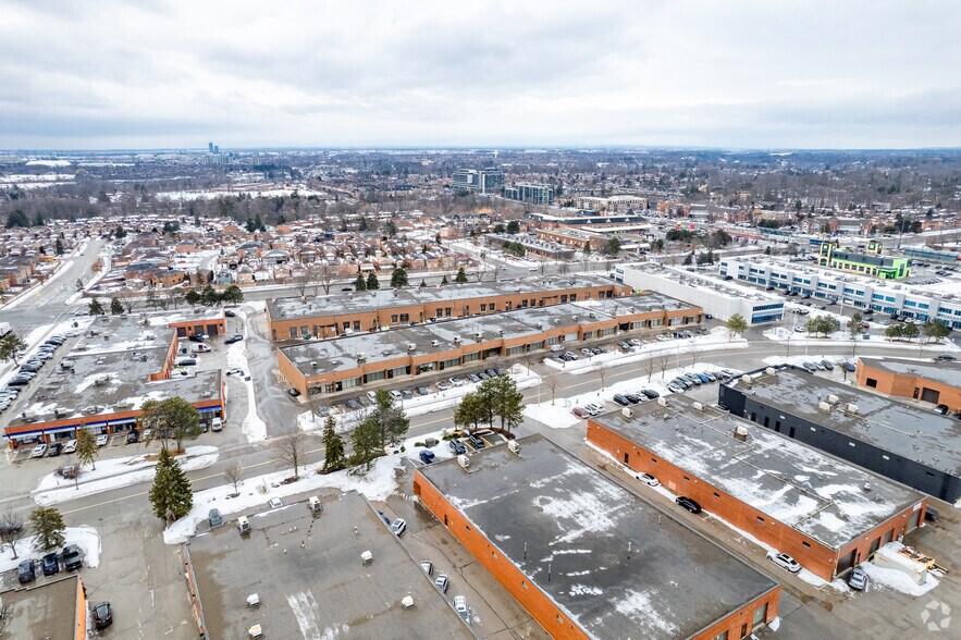 910 Rowntree Dairy Rd, Vaughan, ON à louer - Aérien - Image 2 de 2