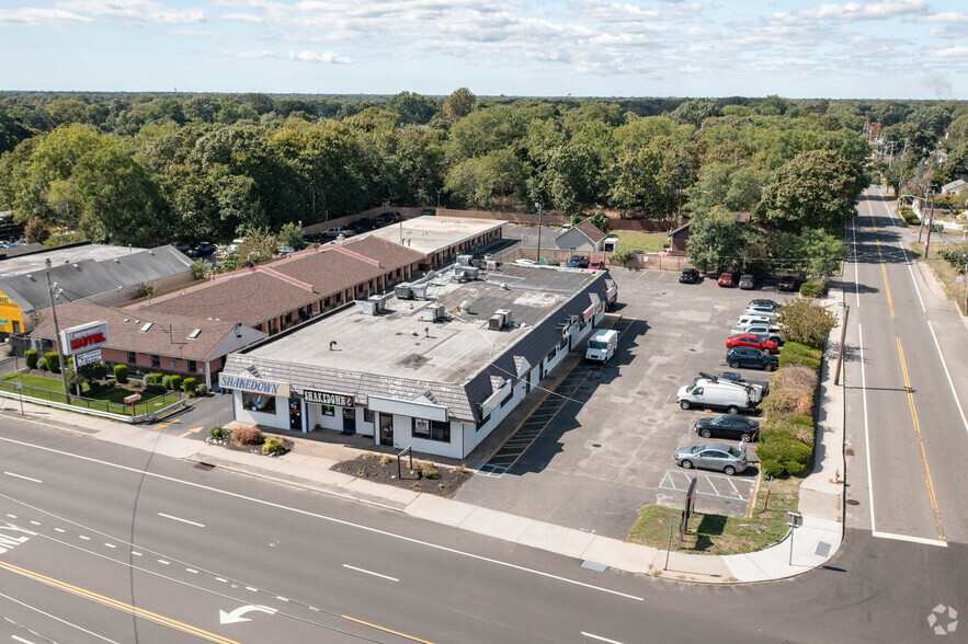 554 Medford Ave, Patchogue, NY for lease - Aerial - Image 3 of 6