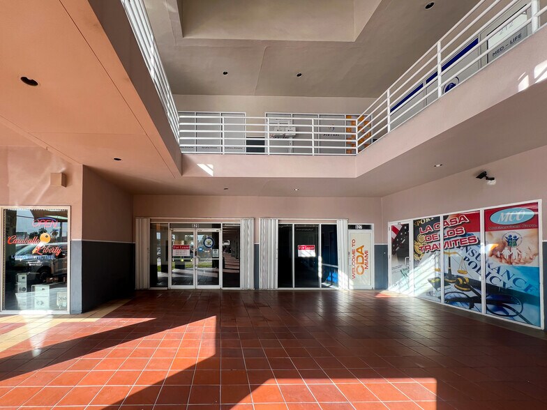 745-899 NW 37th Ave, Miami, FL à louer - Photo intérieure - Image 3 de 3