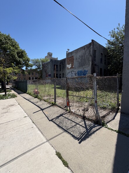 202 61st St, Brooklyn, NY for lease - Building Photo - Image 2 of 6