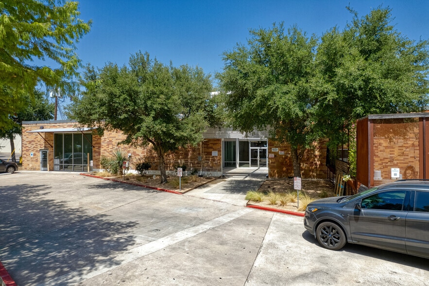 507 E Calles St, Austin, TX for lease - Building Photo - Image 1 of 48