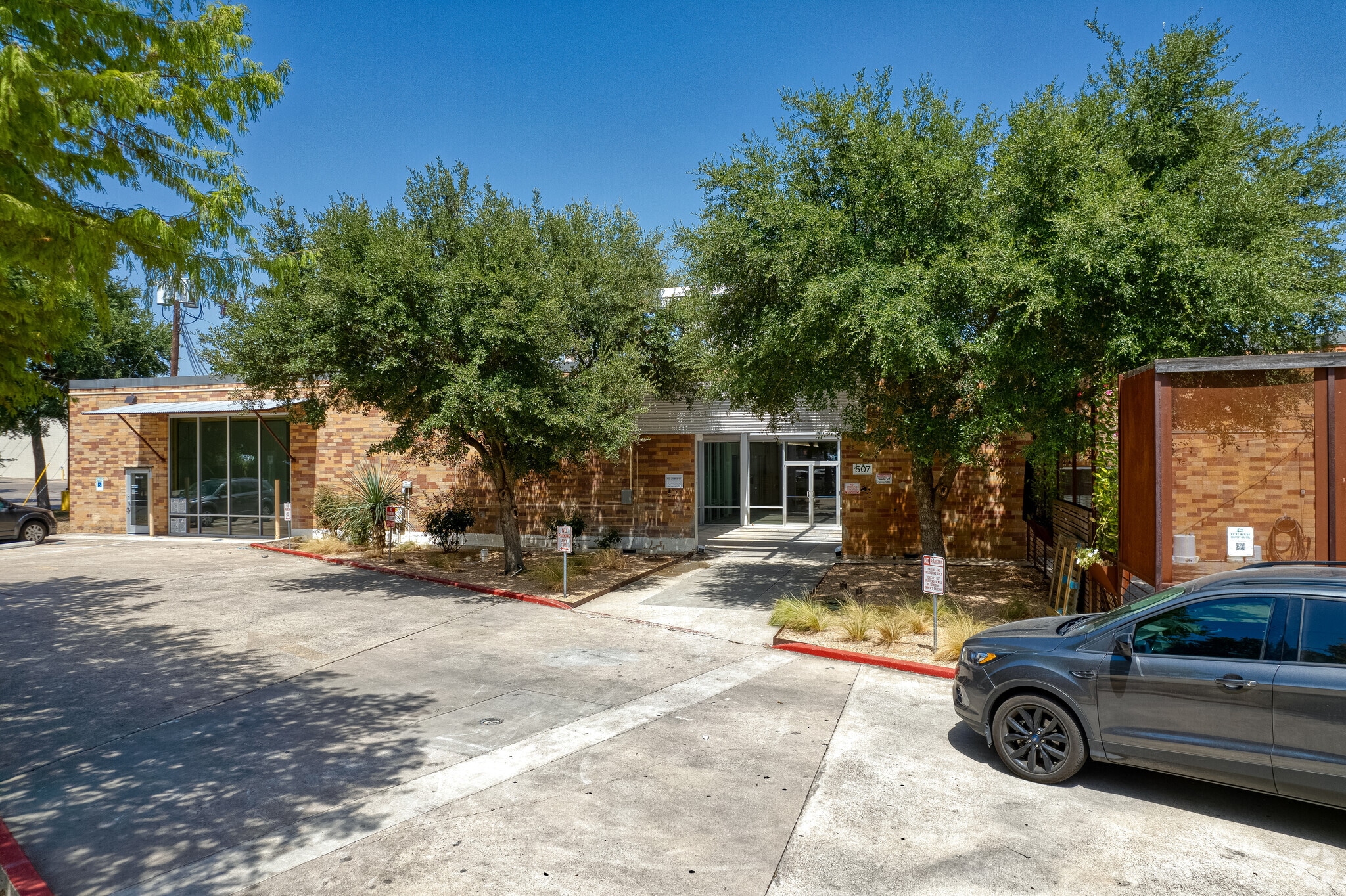 507 E Calles St, Austin, TX à louer Photo du bâtiment- Image 1 de 49