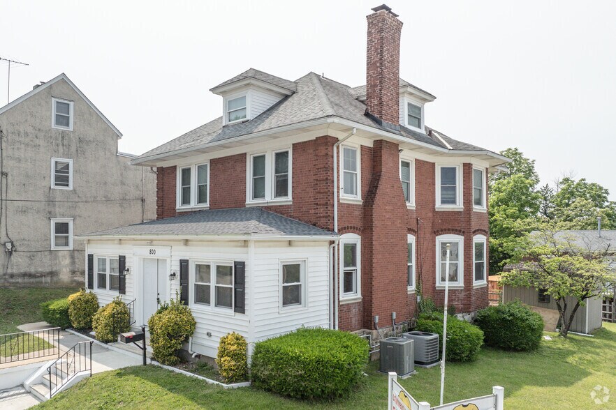 800 Dekalb St, Bridgeport, PA à vendre - Photo du bâtiment - Image 1 de 55