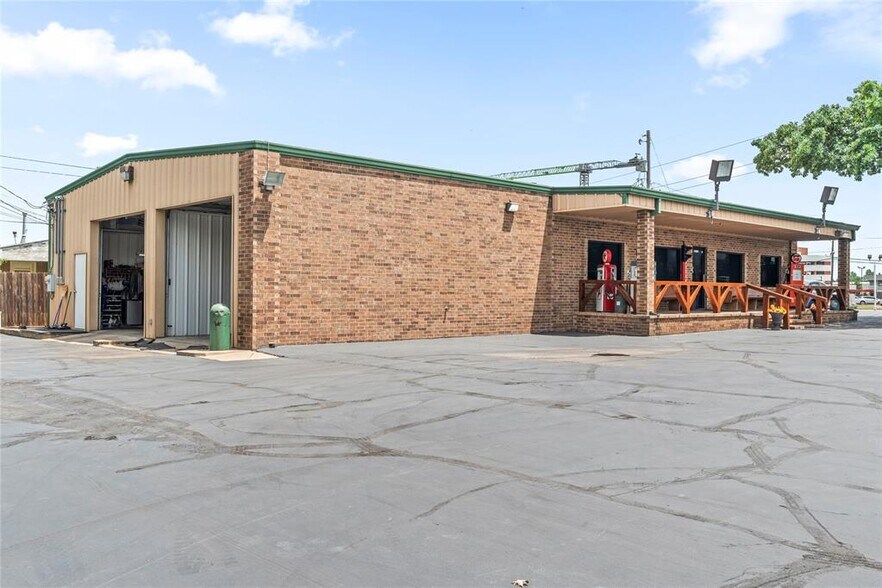 7017 NW 39th Expy, Bethany, OK à vendre - Photo principale - Image 1 de 27