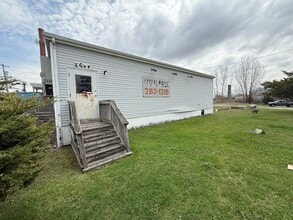 3477 Hyde Park Blvd, Niagara Falls, NY à louer Photo intérieure- Image 2 de 11